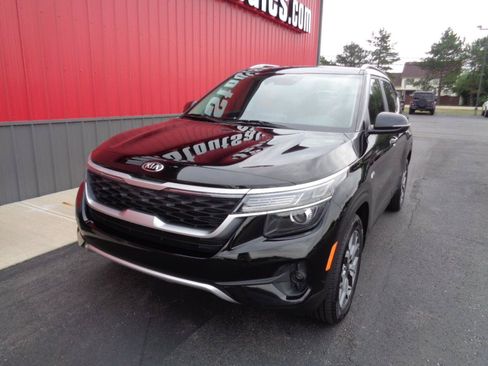 Used 2021 Kia Seltos EX AWD/4WD image 1