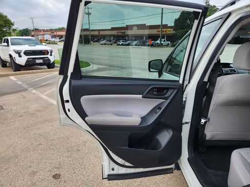 Used 2018 Subaru Forester 2.5i Premium w/ Popular Package #2A AWD/4WD image 11