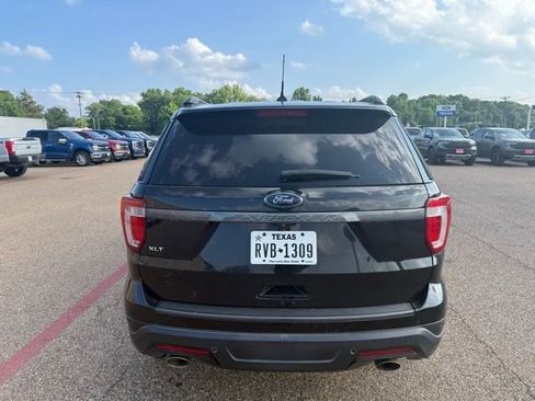 Used 2019 Ford Explorer XLT w/ Equipment Group 202A FWD image 8