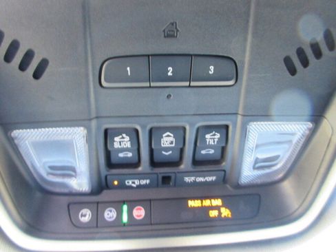 Used 2024 Buick Enclave Premium w/ Experience Buick Package image 33