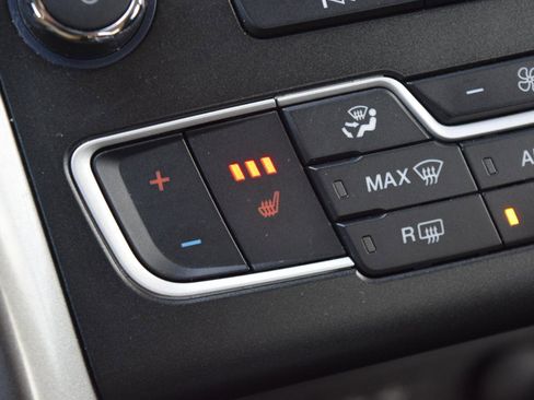 Used 2020 Ford Fusion SE AWD/4WD image 27