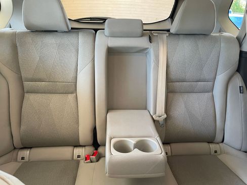 Used 2025 Nissan Rogue SV image 40