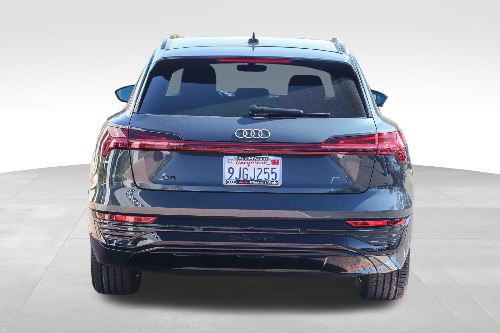 Used 2024 Audi Q8 e-tron Premium Plus AWD/4WD image 7