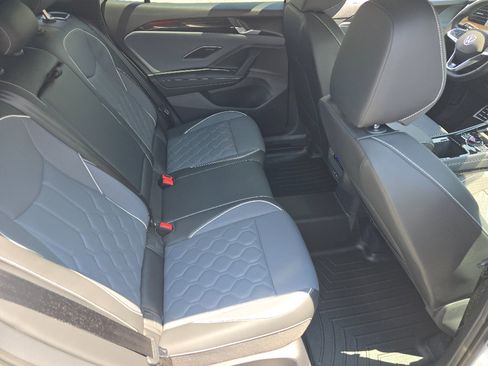 Used 2025 Volkswagen Tiguan SEL R-Line AWD/4WD image 16