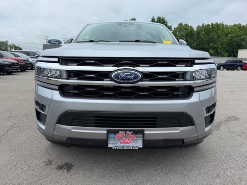 Used 2024 Ford Expedition Limited AWD/4WD image 4