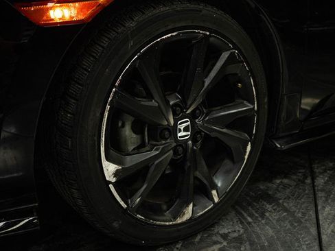 Used 2018 Honda Civic Sport image 3