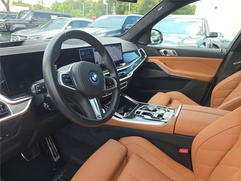 Used 2026 BMW X5 xDrive50e w/ M Sport Package AWD/4WD image 18