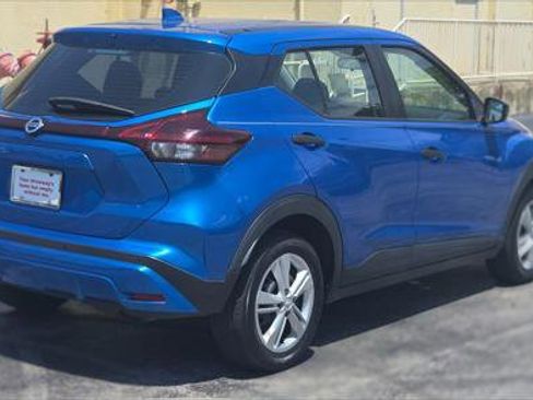 Used 2021 Nissan Kicks S FWD image 6