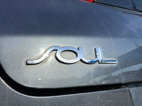 Used 2020 Kia Soul LX FWD image 9