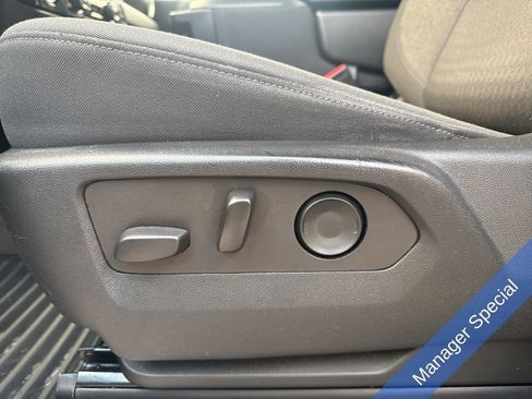 Used 2022 Chevrolet Silverado 1500 LT image 24