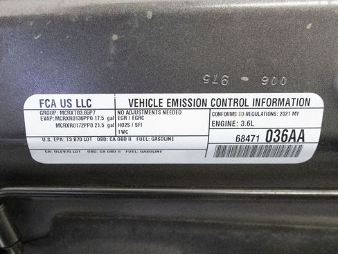 Used 2021 Jeep Wrangler Unlimited Rubicon AWD/4WD image 37