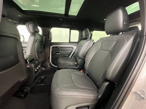 New 2026 Land Rover Defender 130 X-Dynamic SE AWD/4WD image 5