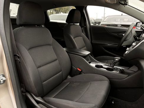 Used 2025 Chevrolet Malibu LT FWD image 27