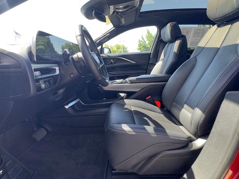 Certified 2024 Cadillac Lyriq Luxury AWD/4WD image 19