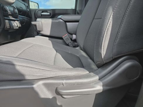 Used 2020 Chevrolet Silverado 1500 Custom w/ Custom Value Package image 13