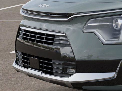 New 2025 Kia Niro EX Touring image 13