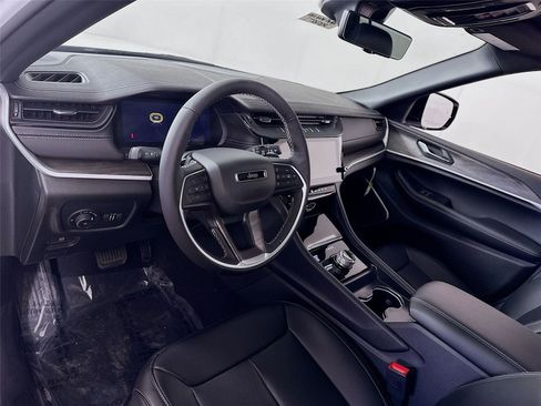 New 2026 Jeep Grand Cherokee L Limited AWD/4WD image 4