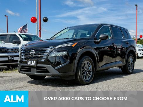 Used 2024 Nissan Rogue S FWD image 2