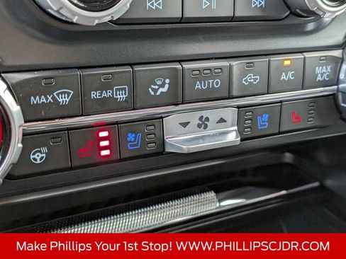 Used 2025 Ford F150 Raptor AWD/4WD image 22