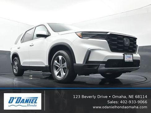 Used 2025 Honda Pilot EX-L image 14