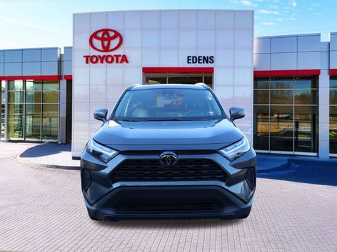 Used 2025 Toyota RAV4 XLE FWD image 9
