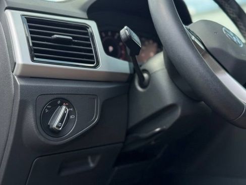 Used 2023 Volkswagen Atlas SE w/ Panoramic Sunroof Package AWD/4WD image 15