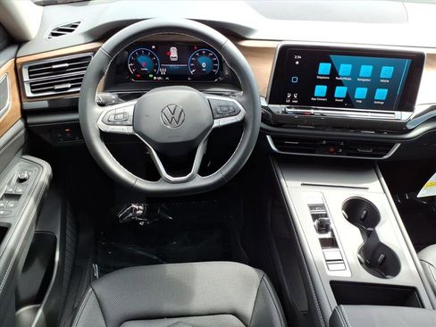 New 2026 Volkswagen Atlas SE image 16