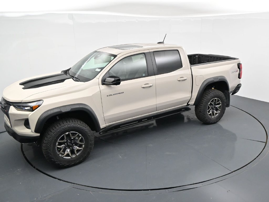 New 2026 Chevrolet Colorado ZR2 w/ Technology Package AWD/4WD image 18