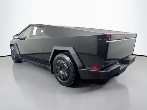 Used 2024 Tesla Cybertruck AWD Crew Cab image 7