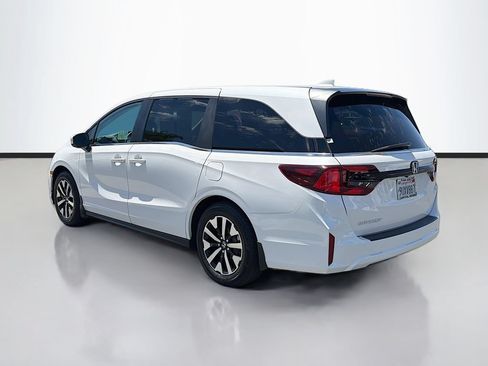 Certified 2025 Honda Odyssey EX-L image 7