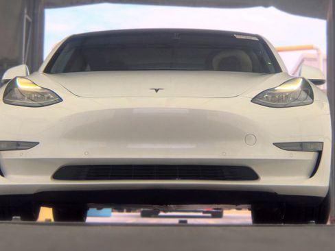 Used 2022 Tesla Model 3 Performance AWD/4WD image 10