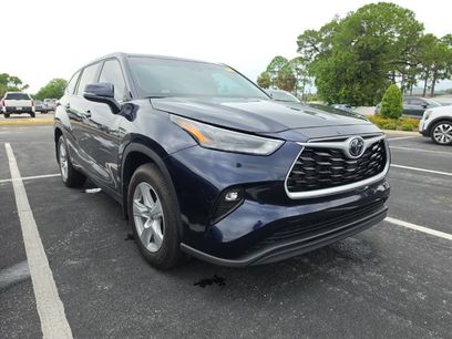 Used 2024 Toyota Highlander LE