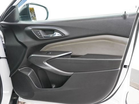 Used 2024 Chevrolet Trax ACTIV w/ Sunroof Package FWD image 9