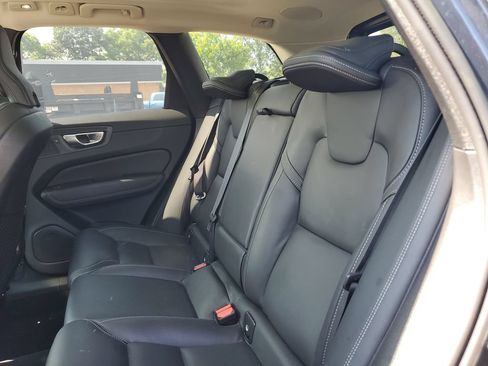 Used 2023 Volvo XC60 B5 Ultimate w/ Climate Package AWD/4WD image 10