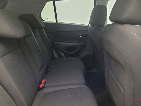 Used 2022 Chevrolet Trax LS w/ Tint and Cruise Package FWD image 19