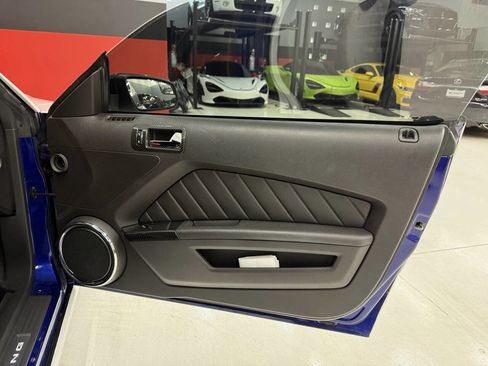 Used 2013 Ford Mustang GT Premium w/ Comfort Pkg image 39