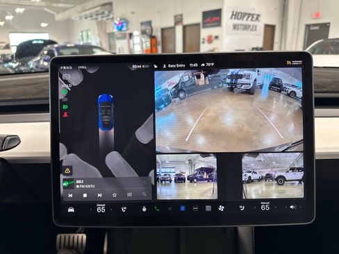 Used 2023 Tesla Model Y Performance image 29