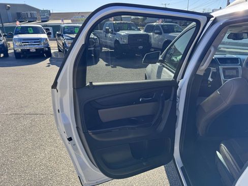 Used 2017 GMC Acadia Limited SLT AWD/4WD image 29