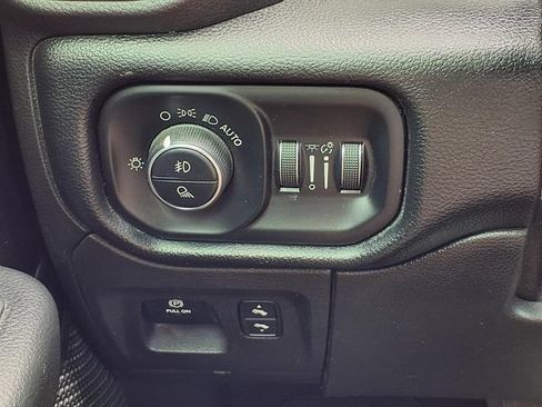 Used 2019 RAM 1500 Big Horn AWD/4WD image 19