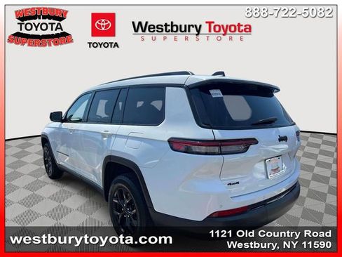 Used 2024 Jeep Grand Cherokee L Laredo image 6