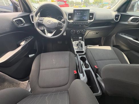 Used 2022 Hyundai Venue SE w/ Cargo Package FWD image 9