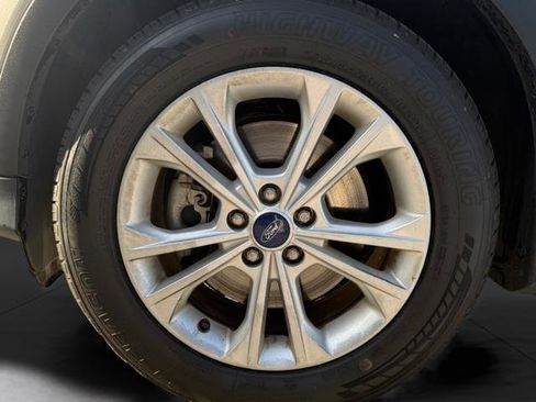 Used 2017 Ford Escape SE image 22