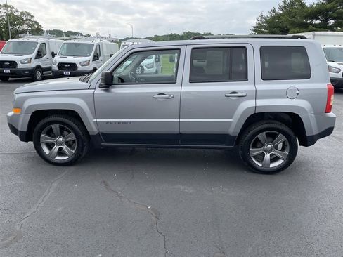Used 2016 Jeep Patriot Sport w/ Power Value Group FWD image 2