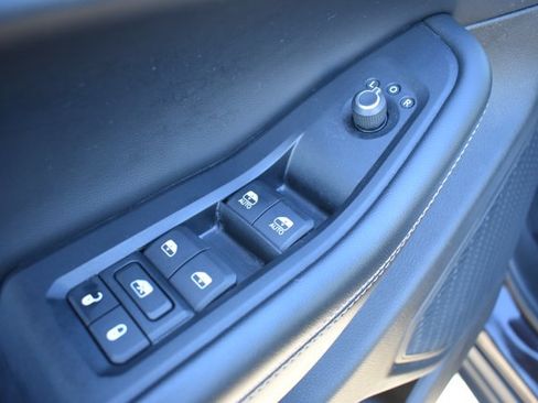 Used 2023 Jeep Grand Cherokee L Limited AWD/4WD image 13