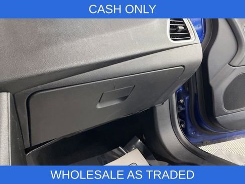 Used 2013 Dodge Avenger SE image 27