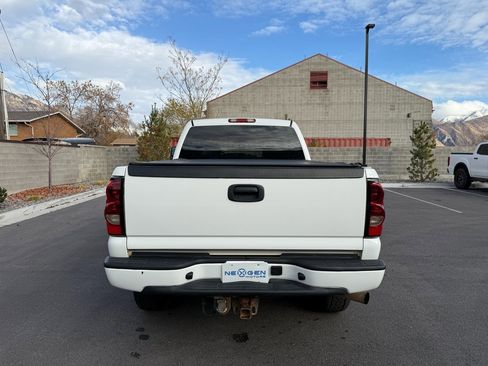 Used 2007 Chevrolet Silverado 2500 LT w/ Heavy-Duty Power Package image 6