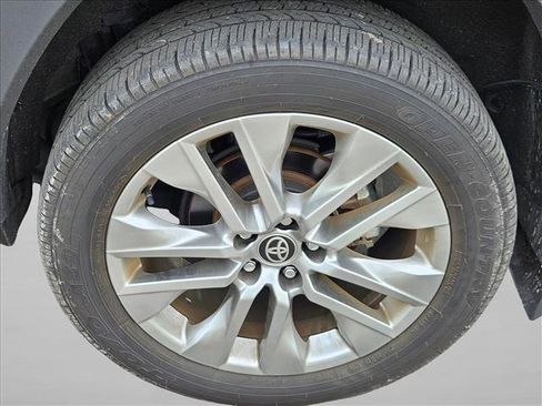 Used 2025 Toyota RAV4 XLE Premium w/ Weather Package AWD/4WD image 5