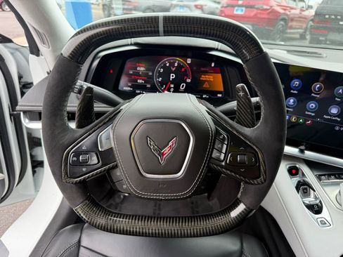 Used 2022 Chevrolet Corvette Stingray Premium Conv w/ Z51 Performance Package RWD image 17