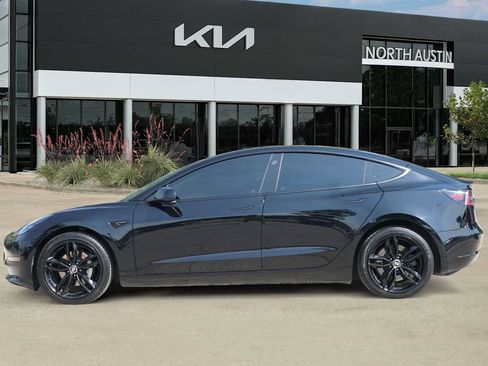 Used 2023 Tesla Model 3 Standard Range RWD image 3