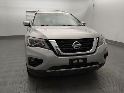 Used 2018 Nissan Pathfinder SV AWD/4WD image 14
